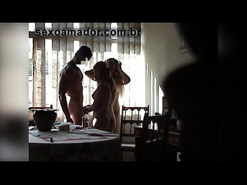 ❤️ Seks dostları nəhəng kişini və onunla birlikdə bir üçlüyü dəvət edirlər ❤️❌ Sikiş videosu az.pornmega-com.ru ️❤